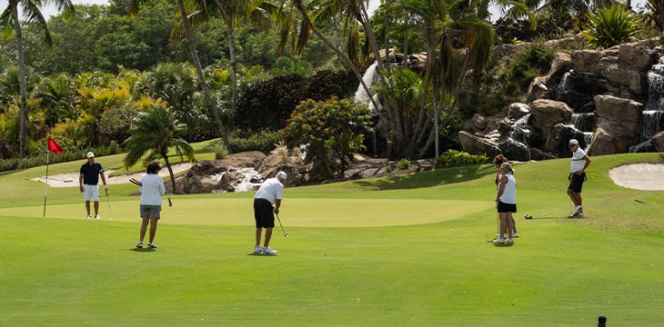 Putting golf event at boca west golf course